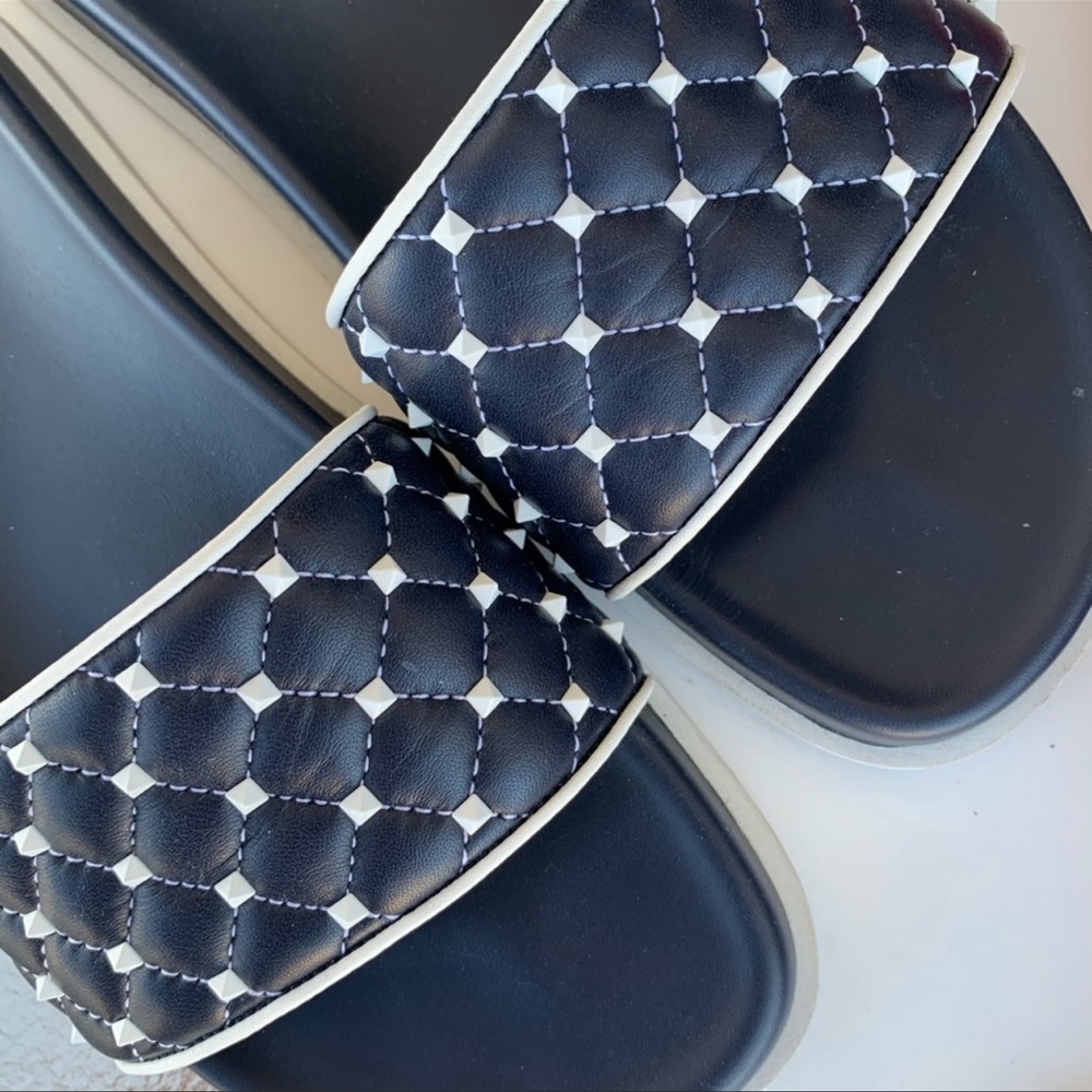 💙SOLD💙Navy & White Valentino Rockstud Slides - Picture 4 of 5